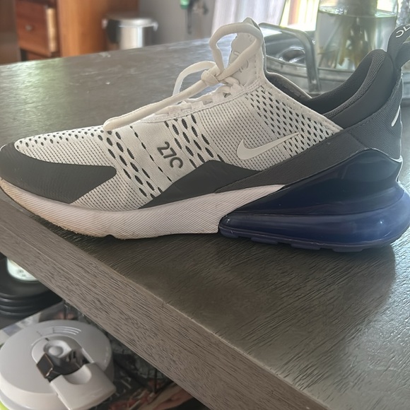 Nike Air Max 270, men size 10 - Picture 2 of 4